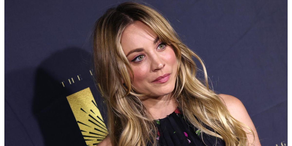Kaley Cuoco thinks flight attendants should be tipped and people are not happy