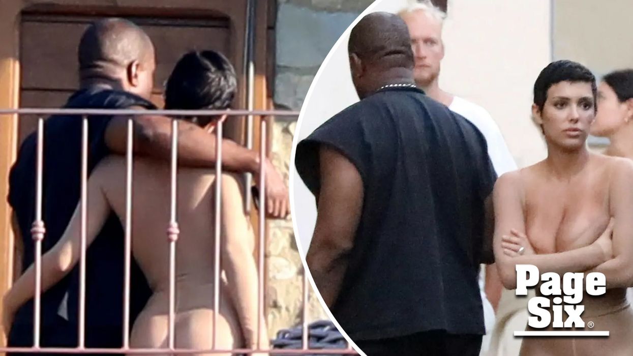 Kanye West flashes bare butt to spectators on Venice gondola ride