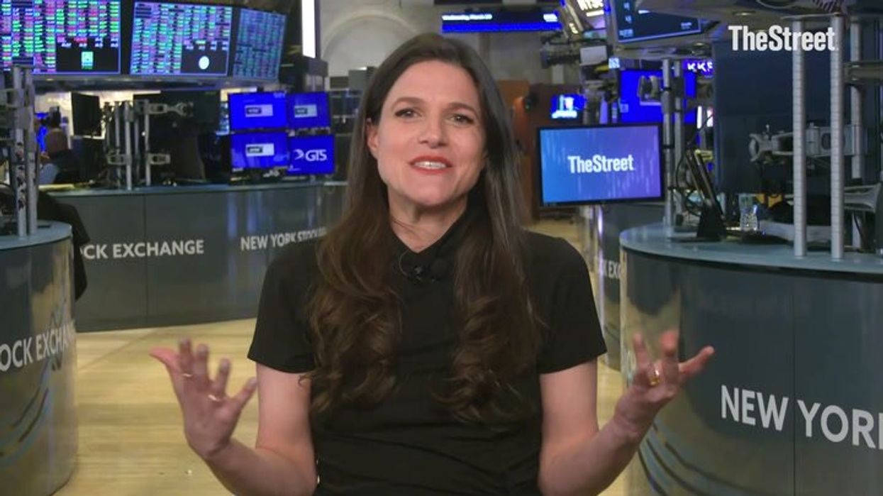 What is the 'dead internet' theory?