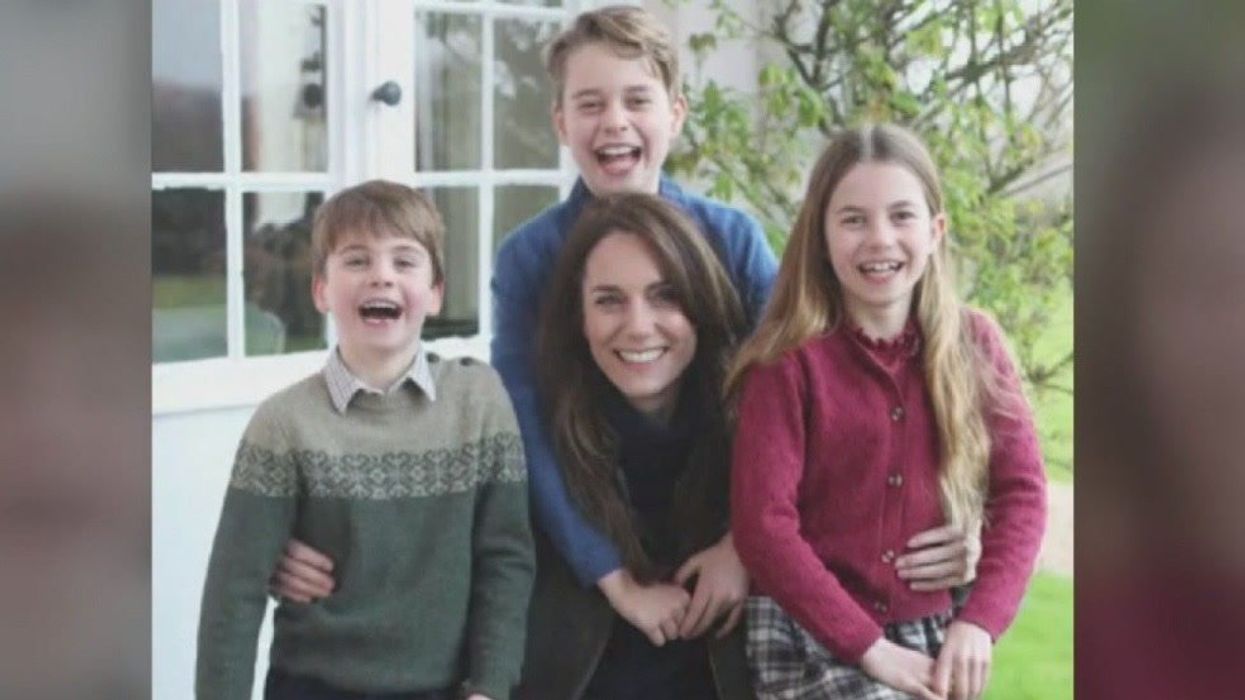 All 18 errors with Kate Middleton's Mother's Day photo