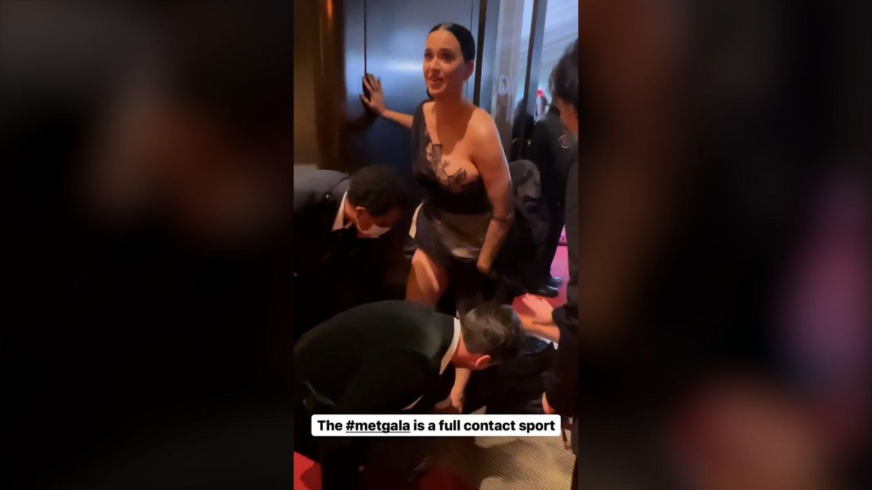 Katy Perry gets foot stuck in vent at the Met Gala and her reaction is everything