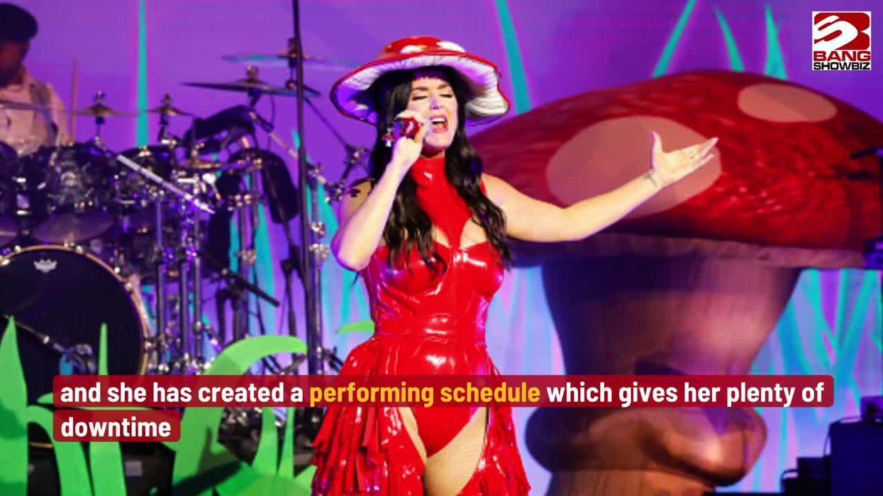 Katy Perry fans are worried she might be a 'robot' following eye 'glitch' at a concert