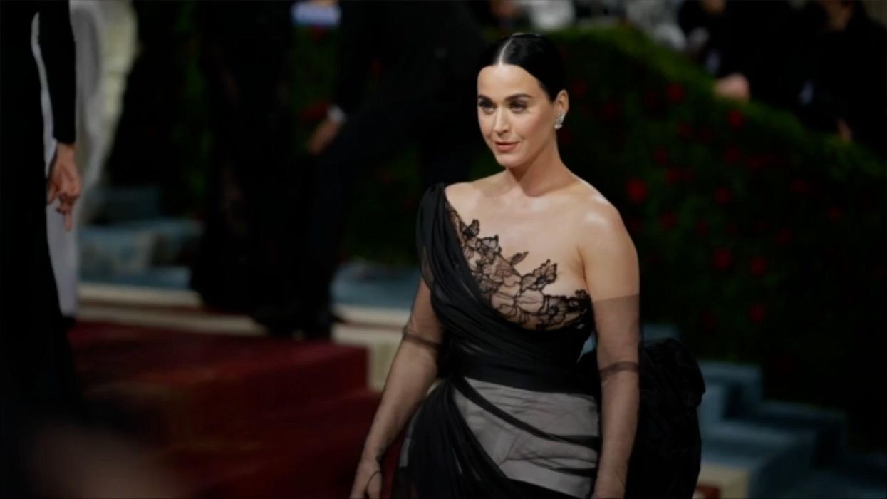 Katy Perry welcomes all conspiracy theorists as she addresses her 'eye glitch'