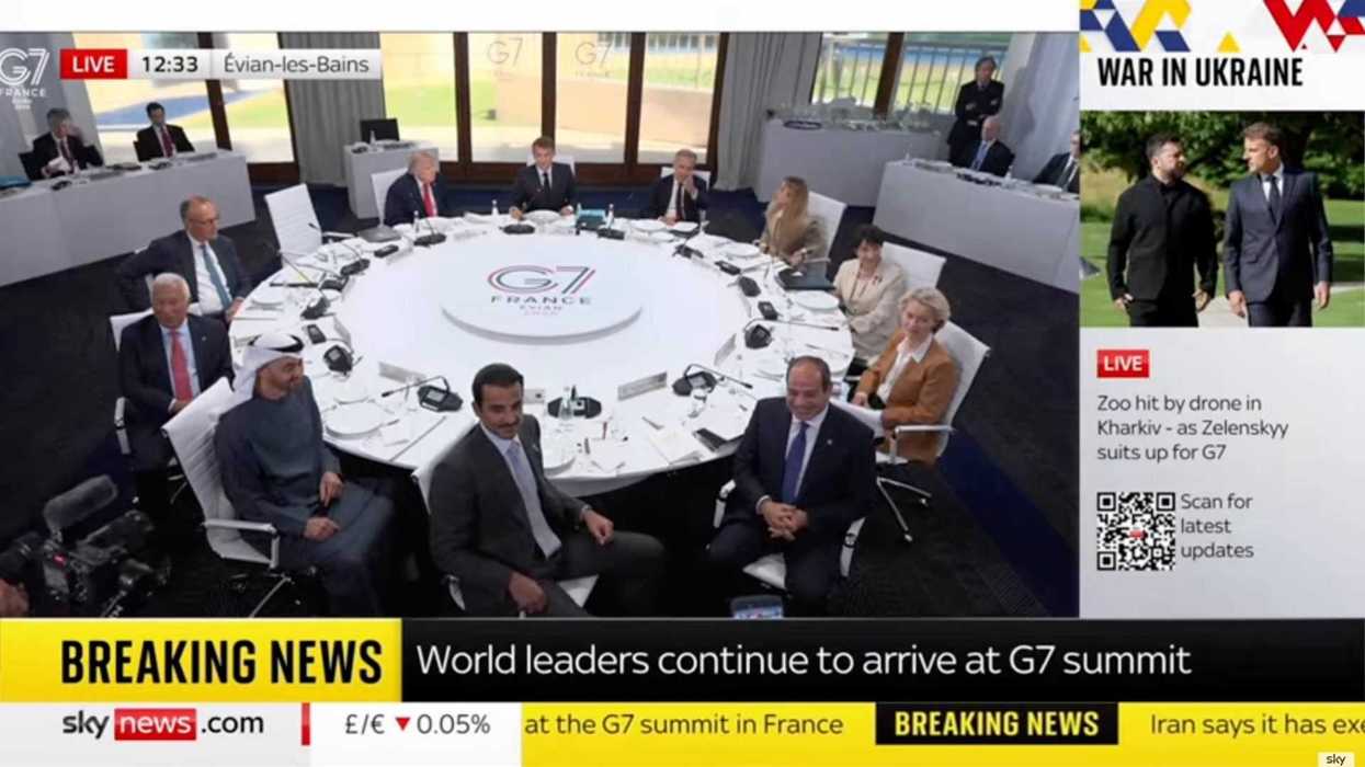 ‘Awkward’ Trump appears unaware of leaders picture being taken at G7