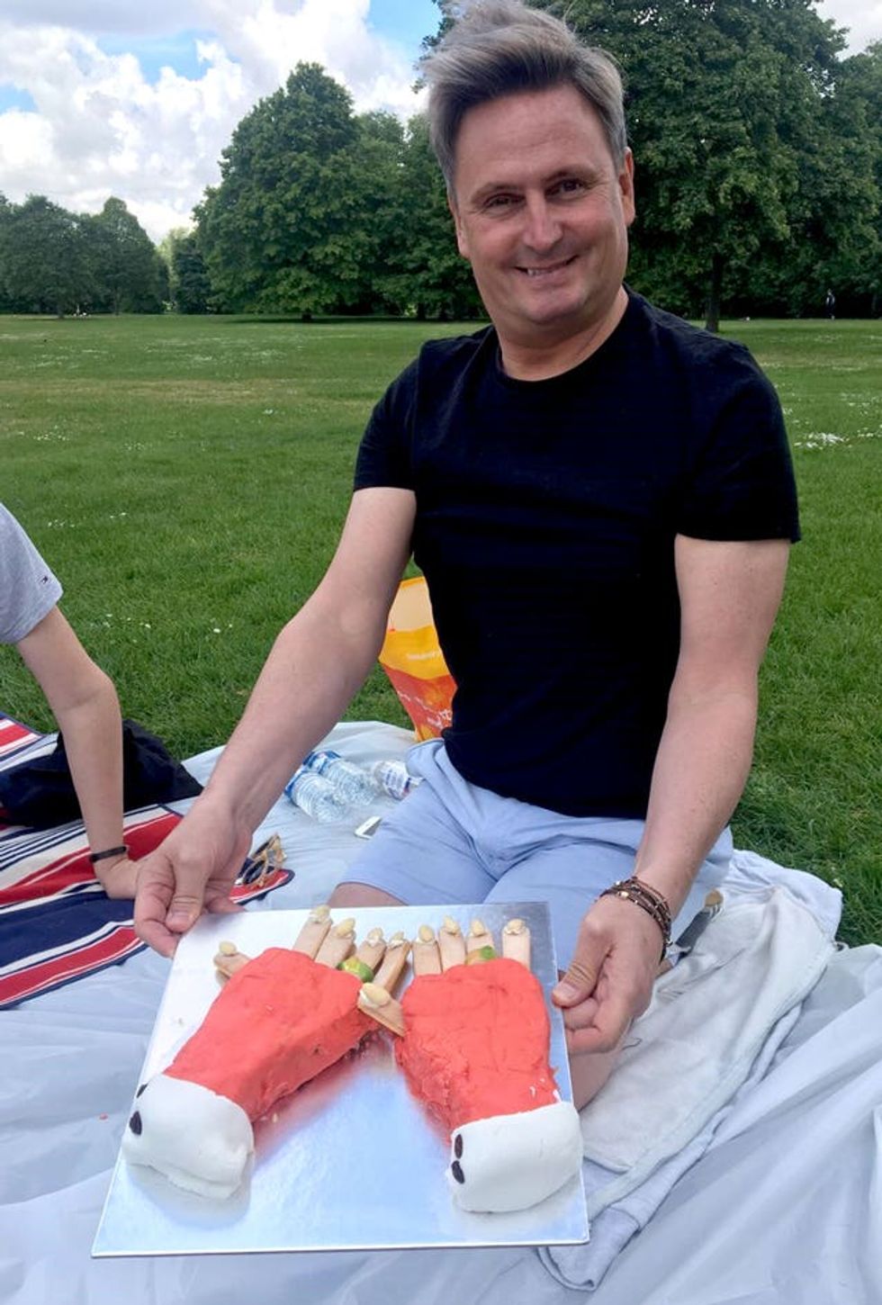 Keith Scovell caricature-style celebrity cakes