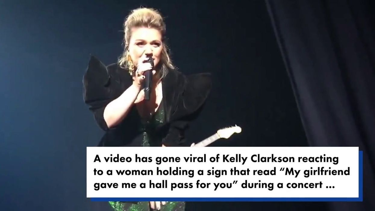 Kelly Clarkson turns down female fan's intimate offer because she 'likes d****'