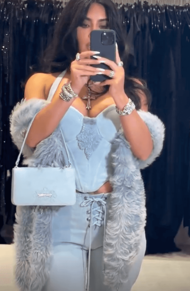 Kim Kardashian goes 'denim and diamonds' as does Kourtney for Khloe's 40th  birthday party | indy100