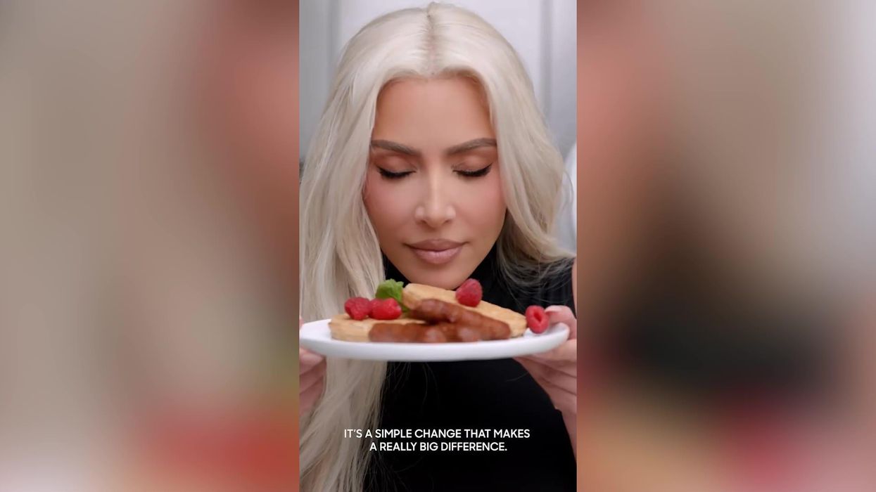 Kim Kardashian mocked for pretending to eat 'delicious' burger in ad blunder