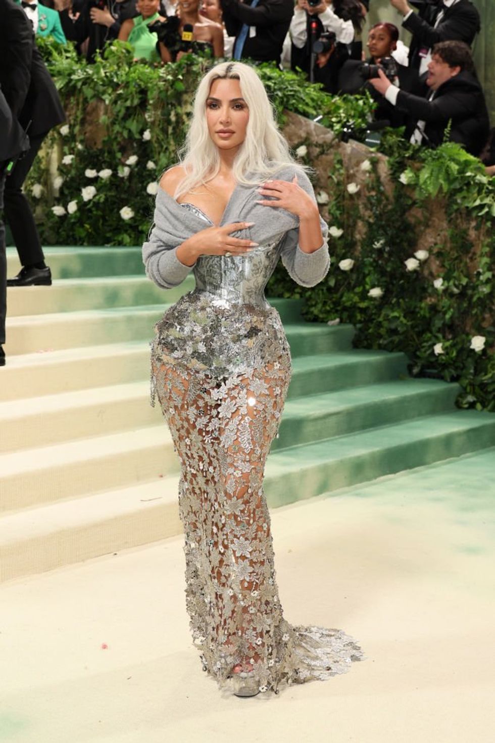 the-kardashians-have-arrived-at-the-met-gala-here-s-what-they-re