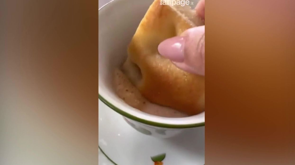 Kourtney Kardashian dips focaccia in cappuccino and people are confused