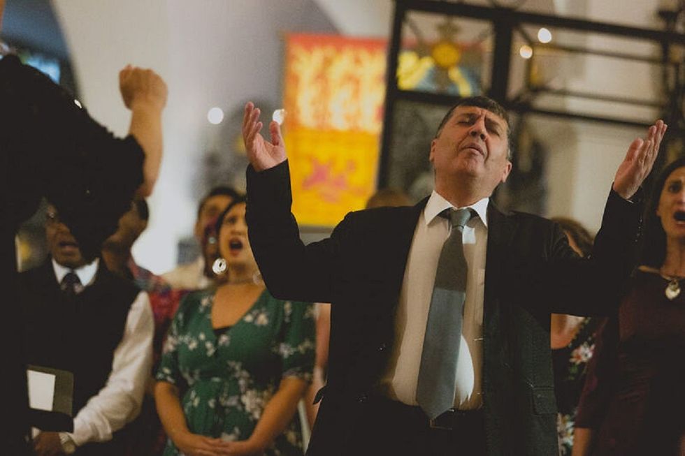 Kurdish singer Nawroz Oramari performs with the Citizens of the World choir