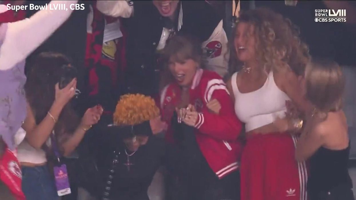 Drake's loyalty to 'Swifties' just earned him a huge fortune at Super Bowl