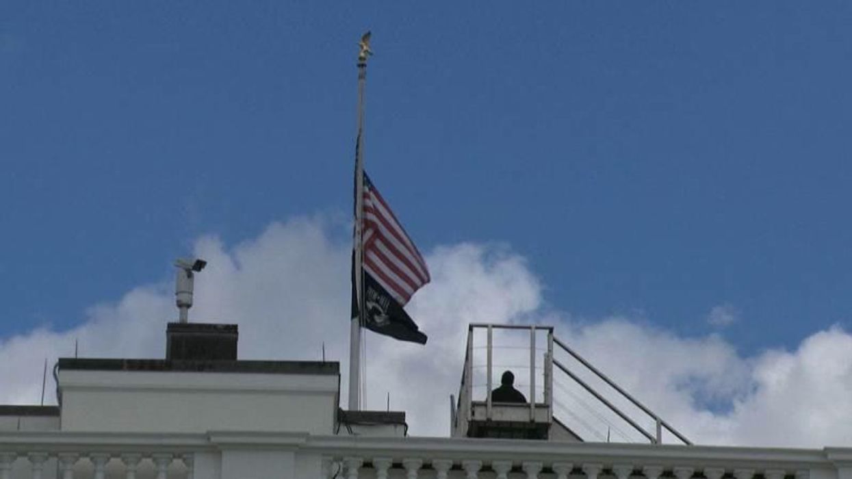 Who were the 14 presidents who led US during the Queen's reign?