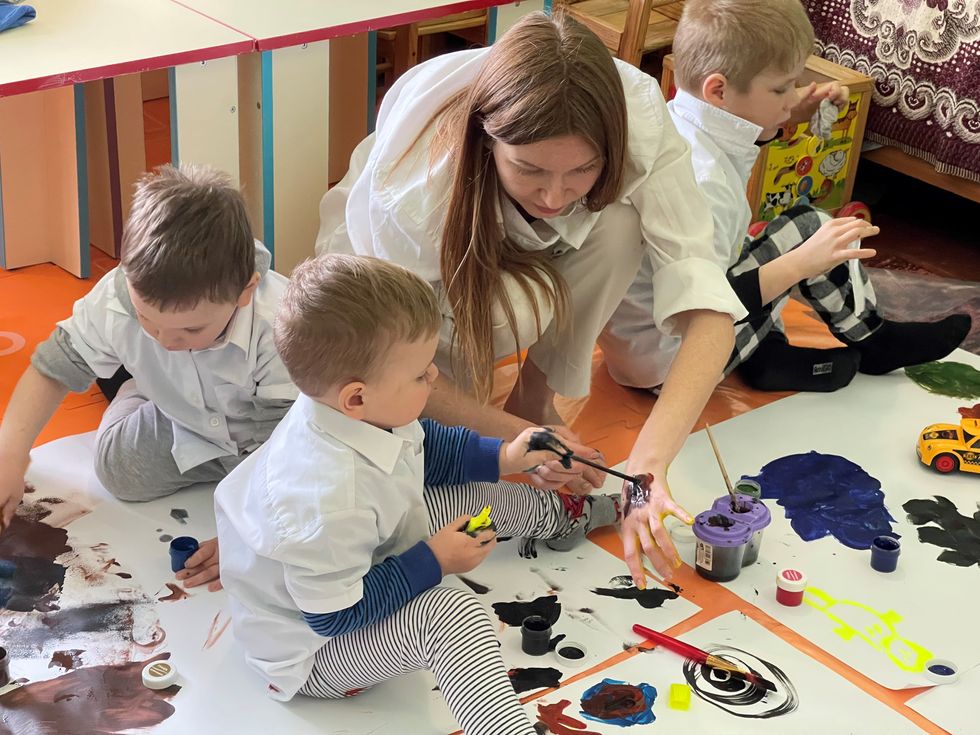 Art sessions at Ukrainian orphanage are ‘healing from the inside’