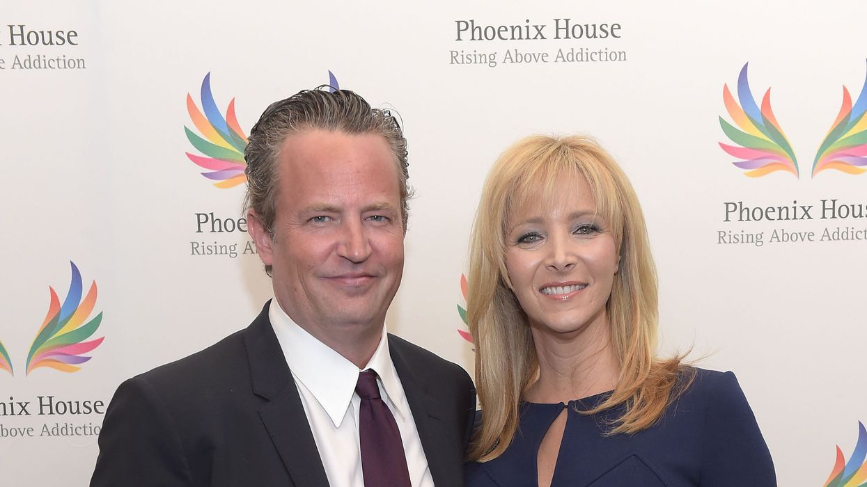 No, Lisa Kudrow isn't going to adopt Matthew Perry's dog