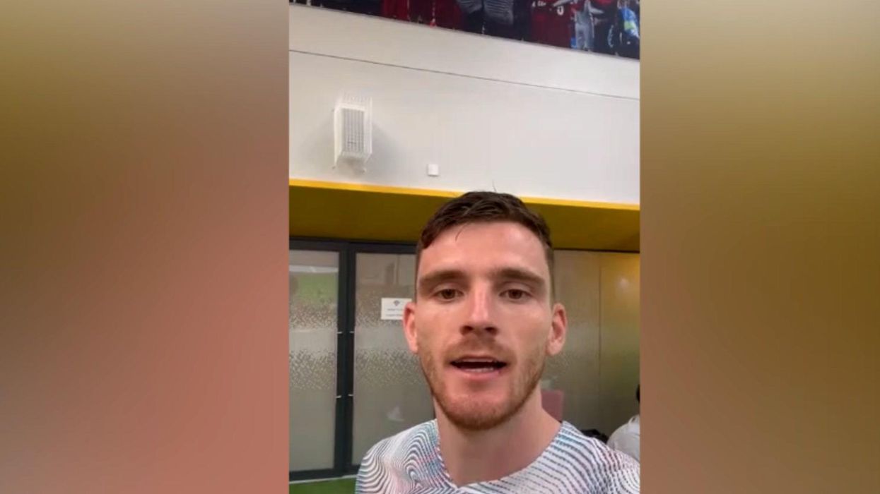 Liverpool FC players nail 'I'm passing the phone' TikTok trend
