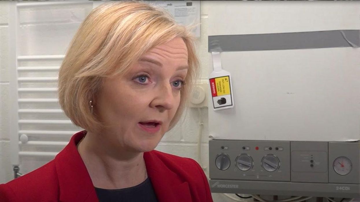 Hundreds of thousands of people sign petition demanding an immediate general election