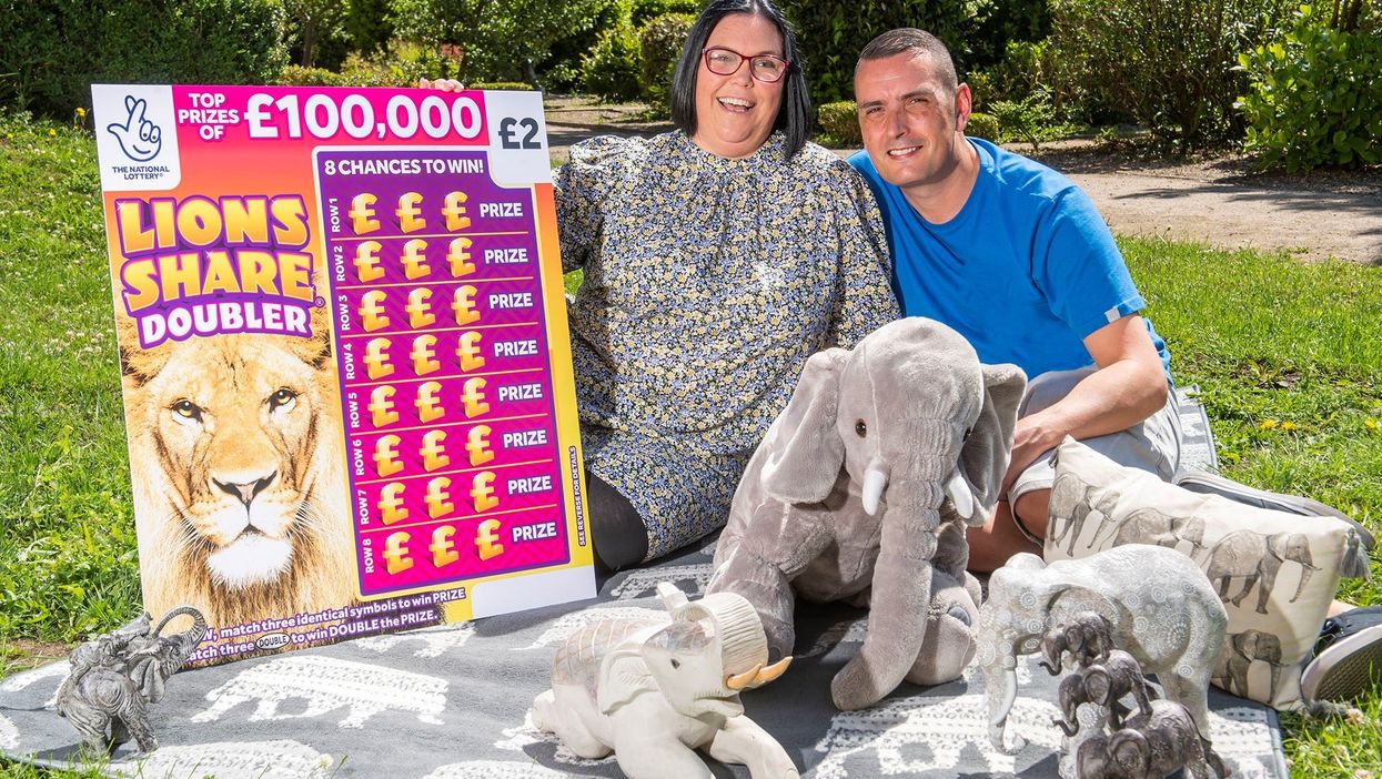 <p>Louise Tate and her husband Stuart</p>