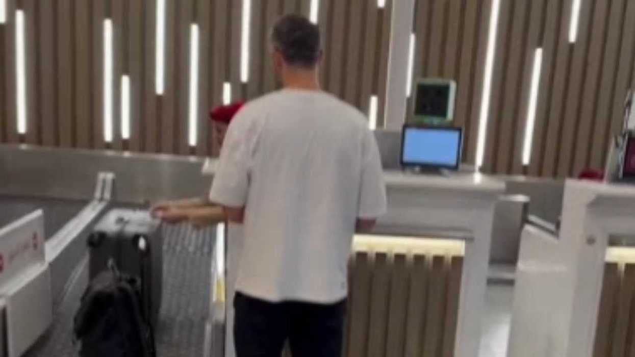 Andrew Tate held in 'detention centre' after pointless attempt to reach Dubai