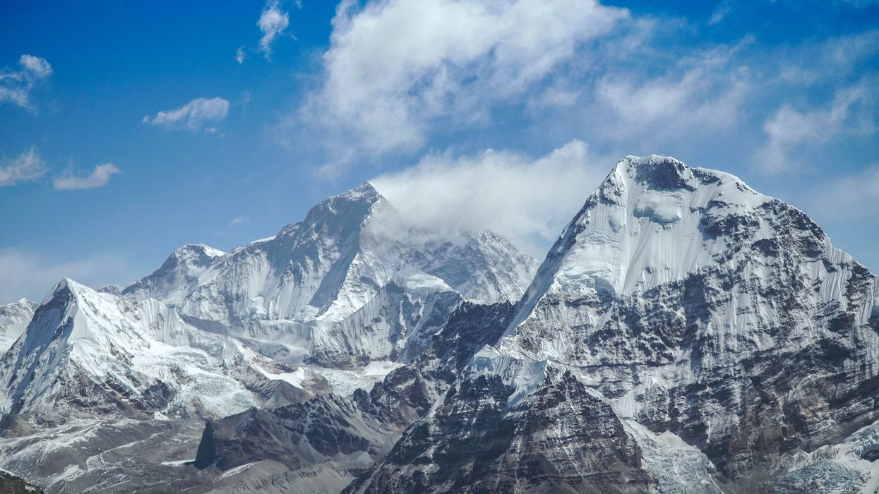 Major process that's growing the Himalayas could be tearing Tibet apart