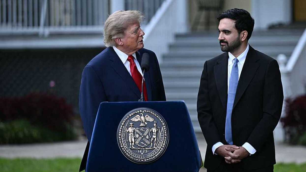 Mamdani's poker face while Trump rambled about his alleged successes had people impressed