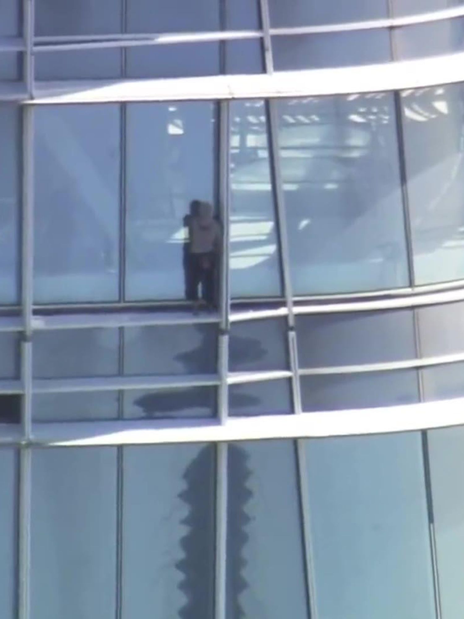 Man arrested after free climbing San Francisco Salesforce Tower