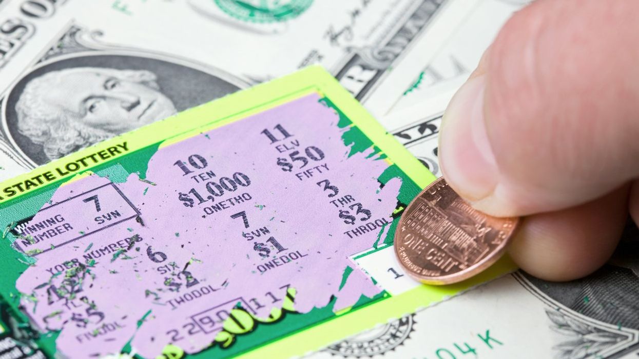 Man scoops top lottery prize thanks to unorthodox ticket technique
