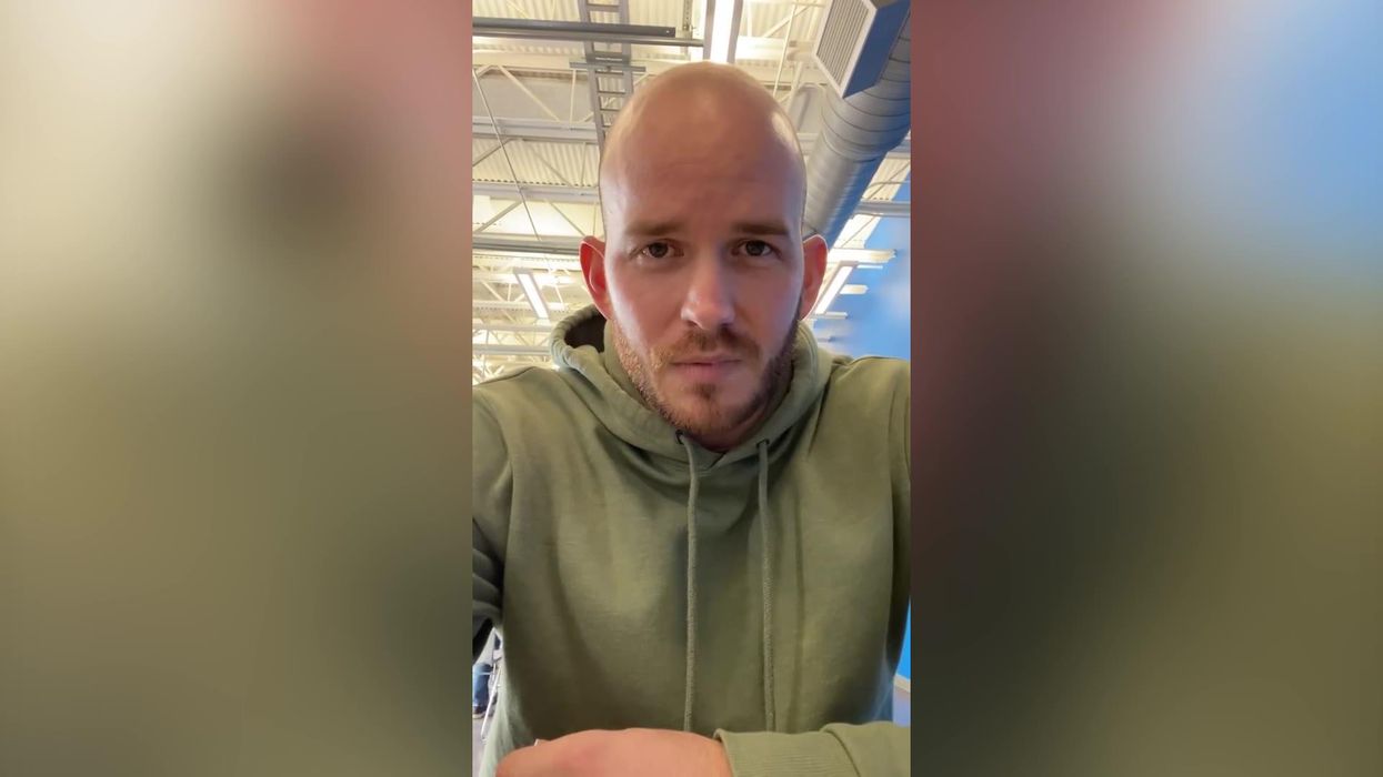 Hooters waitress reveals how much she makes in tips in single day