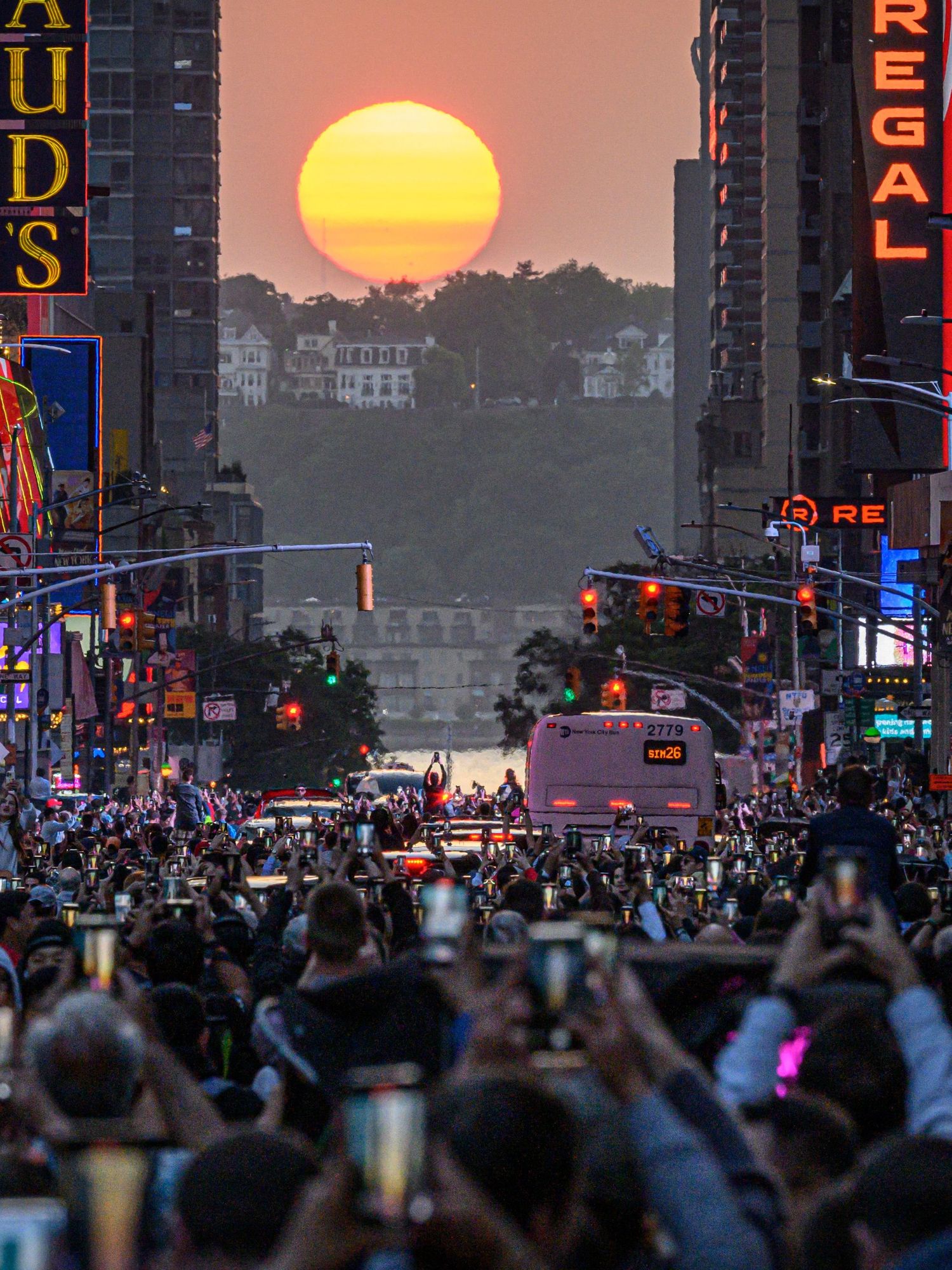 What is Manhattanhenge? The New York phenomenon that happens twice each year