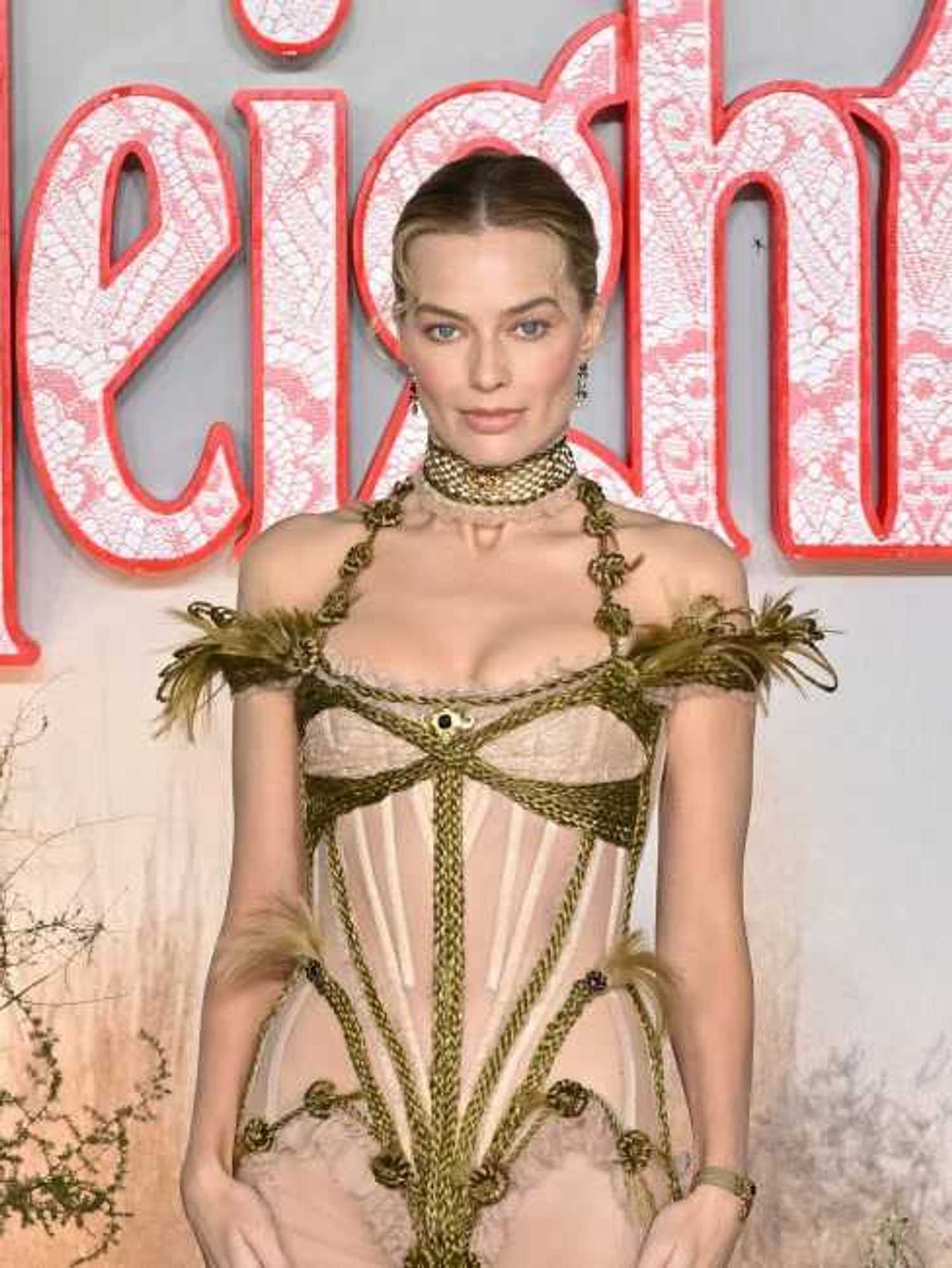 Margot Robbie thrown out of infamous nightclub