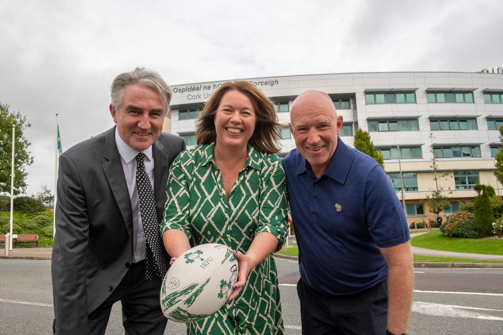 Mark Lang, right, with his wife Julie and Professor Noel Caplice of Cork University Hospital