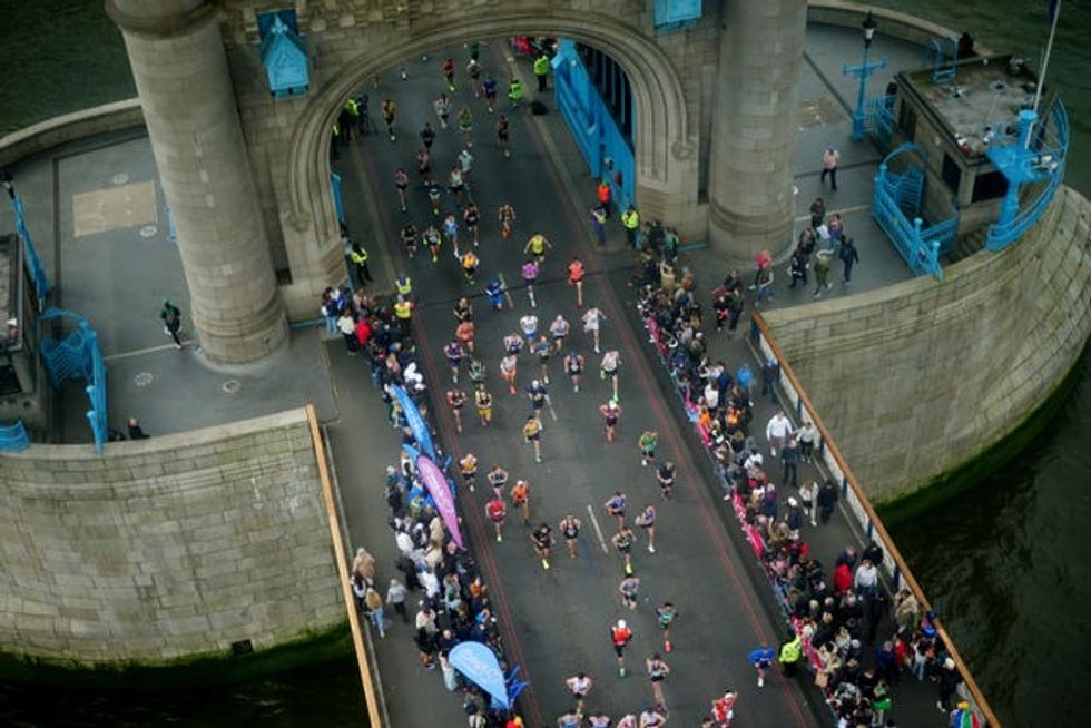Masses crossing Tower Bridge during the TCS London Marathon