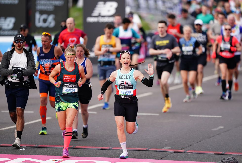 Record number of runners take part in London Marathon