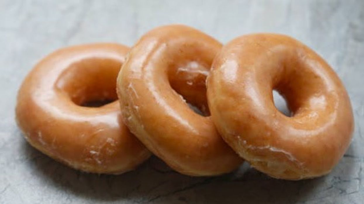 'Bee friendly' Krispy Kreme stand seen crawling with bees: "Hell no"