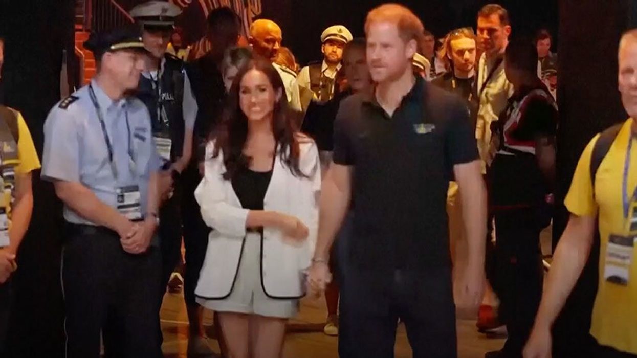 America has a favourite way to hold hands, survey finds