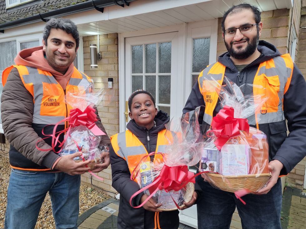 Ahmadiyya Muslim community donates 750 gift baskets to the vulnerable