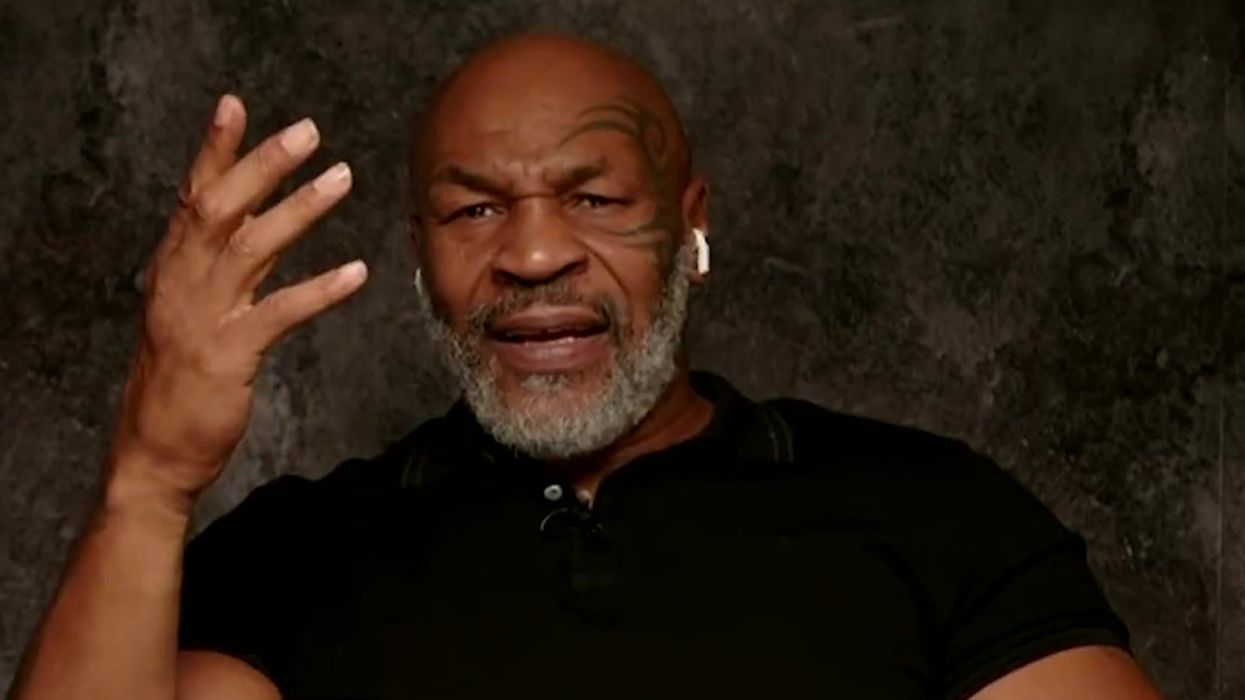 'Time traveller' spotted using smartphone at 1995 Mike Tyson fight