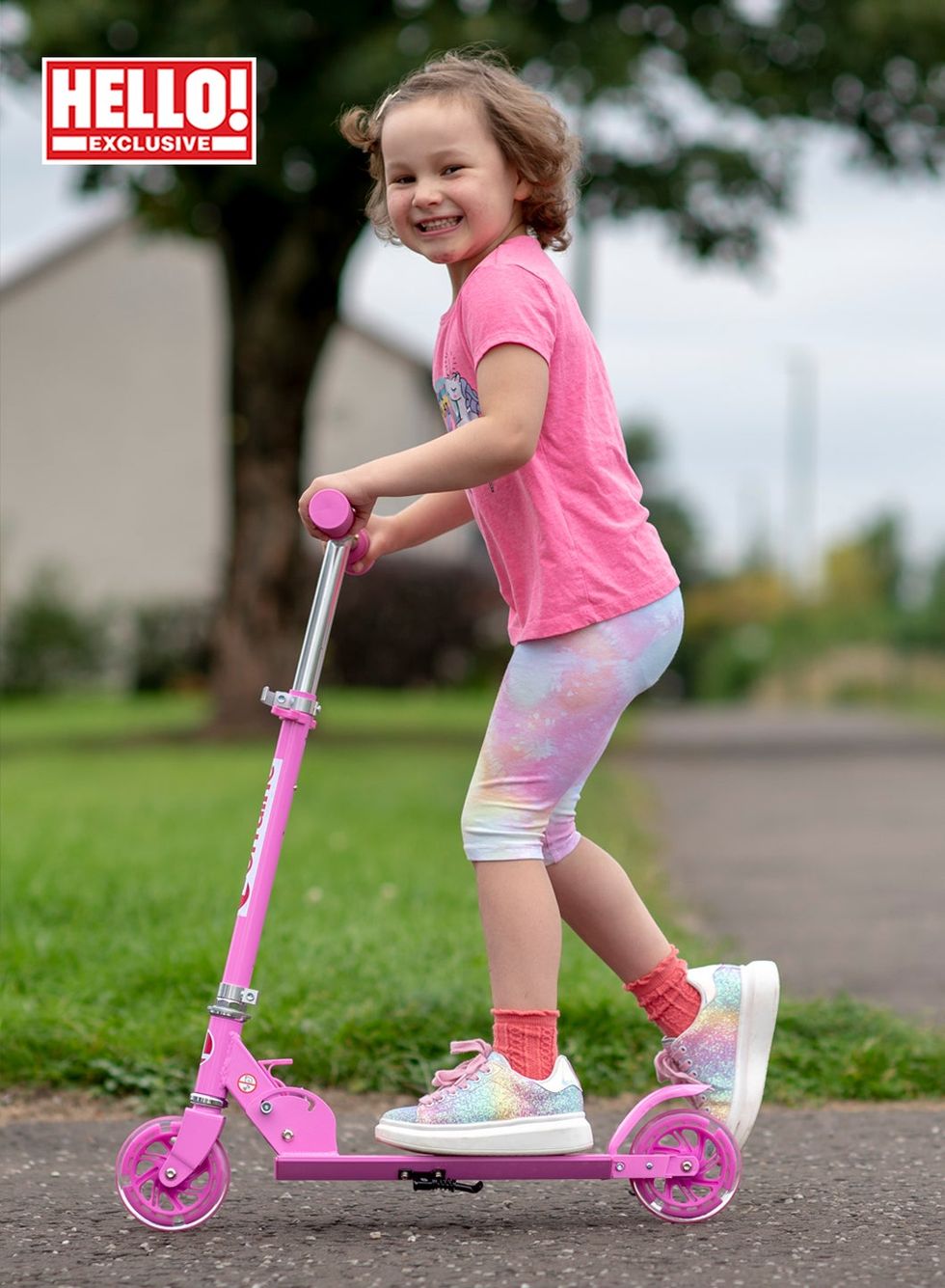 Mila Sneddon (Hello!)