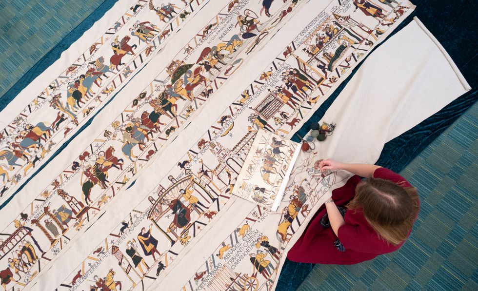 Bayeux Tapestry Replica Challenge Giving Grey Hairs To Primary School Bayeux Tapestry Replica Challenge Giving Grey Hairs To Primary School
