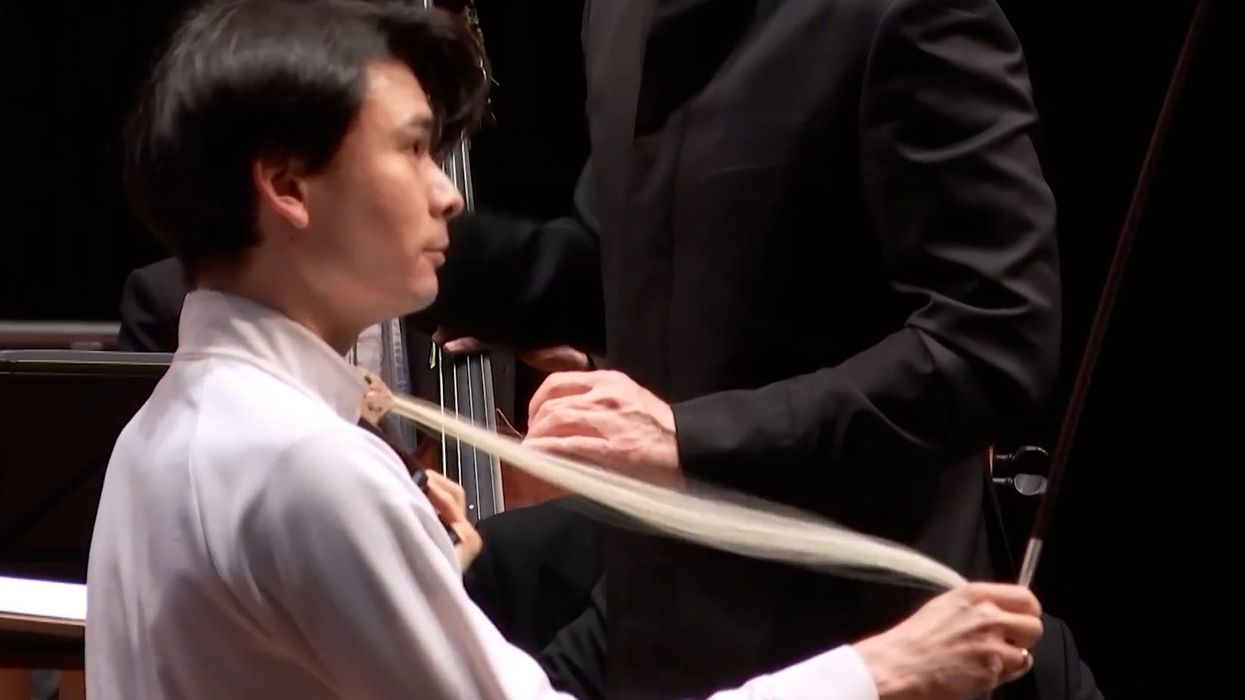 Moment rare bow worth over £25,000 snaps in middle of live violin performance