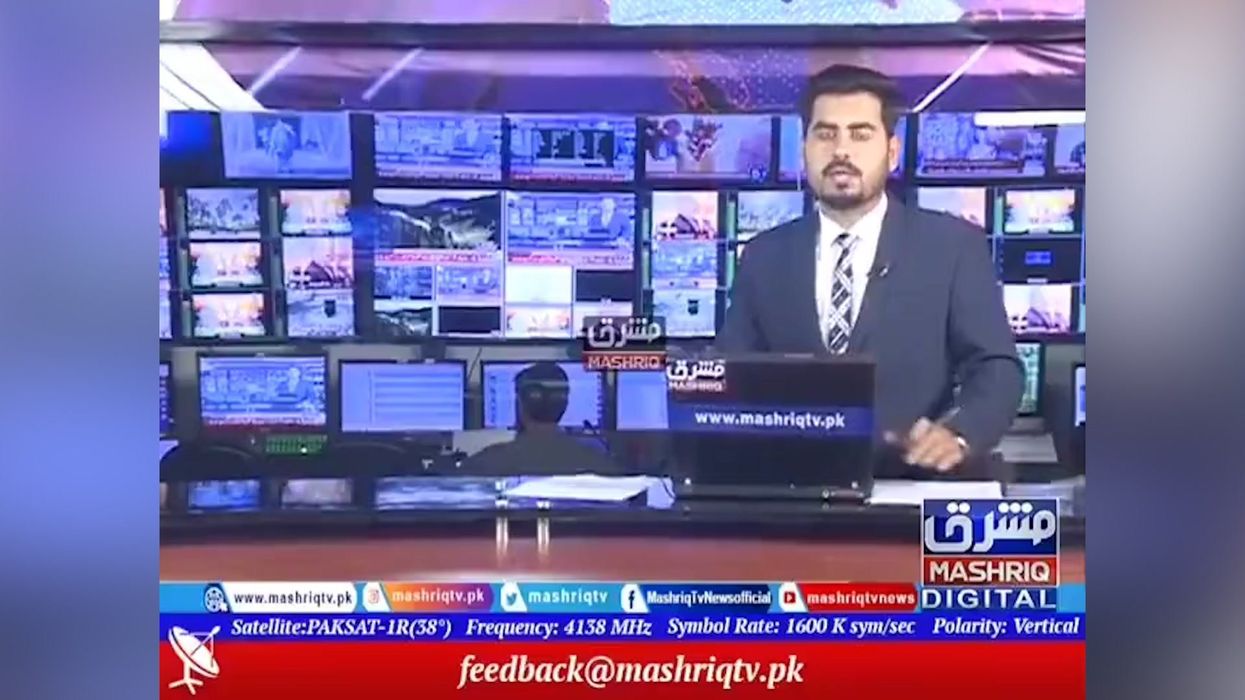 Watch TV presenter attempt to continue while earthquake shakes studio in Pakistan