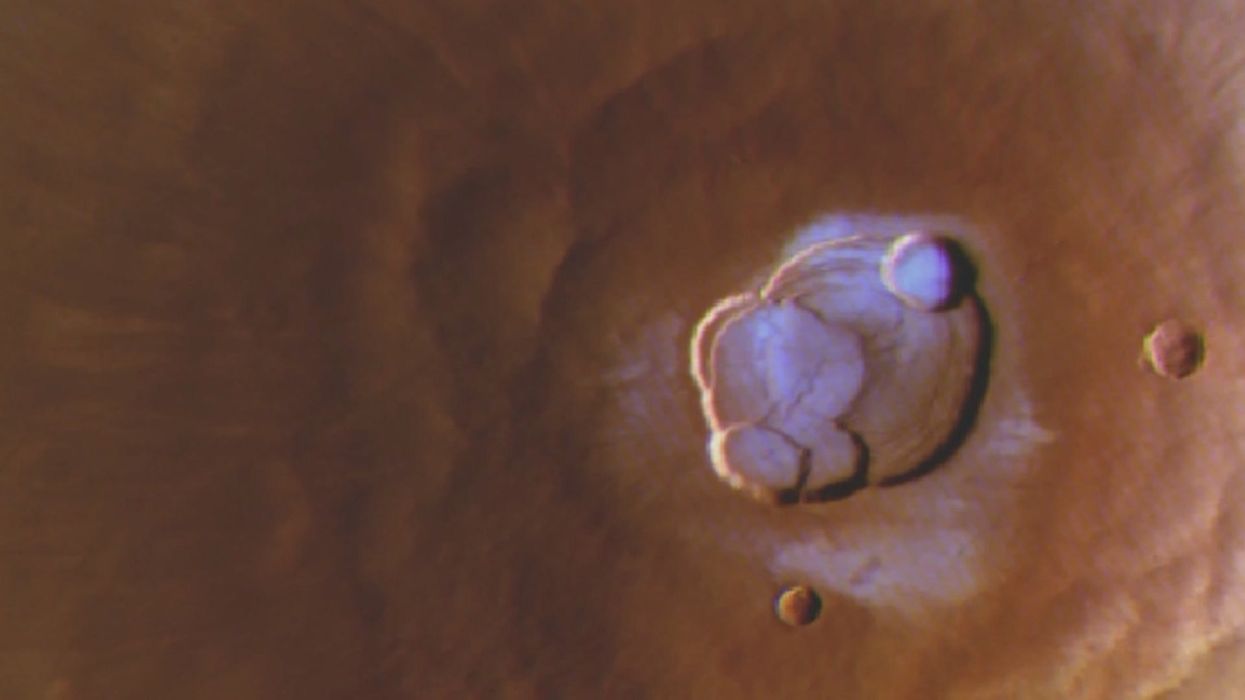 Unexplored holes on Mars could be home to alien life