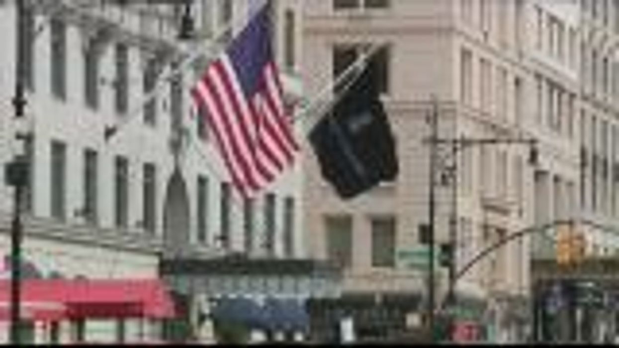 NYC to fight gun crime by putting up laminated signs saying: 'No guns'