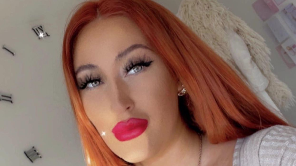 Woman catches DoorDasher pretending to take a drop-off picture and steal her food