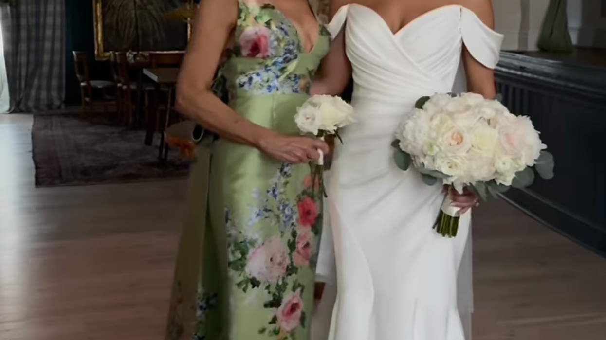 Mother of the bride accused of "upstaging" her daughter thanks to dress choice