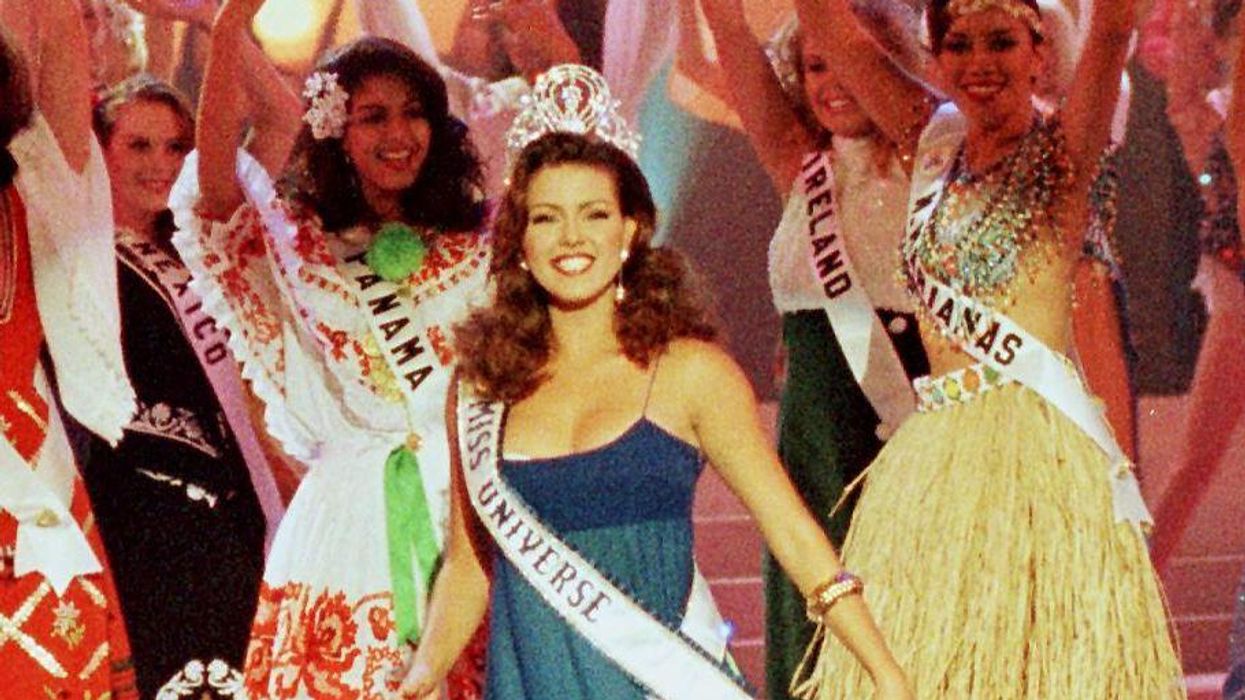 Mr Trump accuses Ms Clinton of helping Ms Machado become a US citizen to ‘use her in the debate’