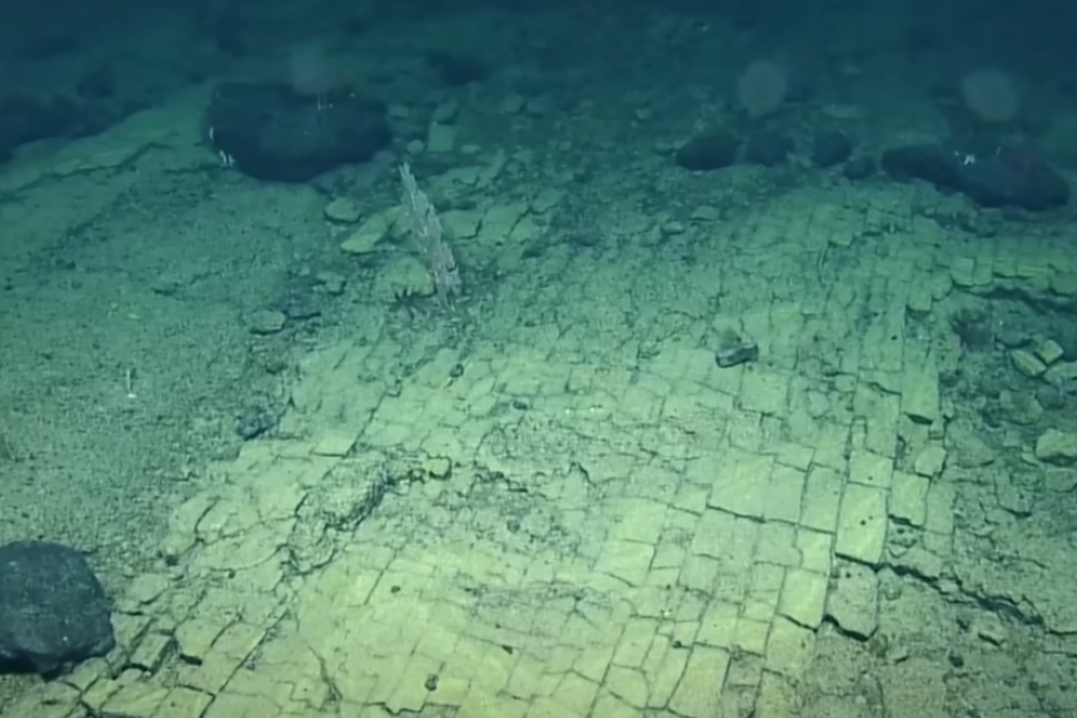 Mysterious 'yellow brick road to Atlantis' found on bottom of ocean