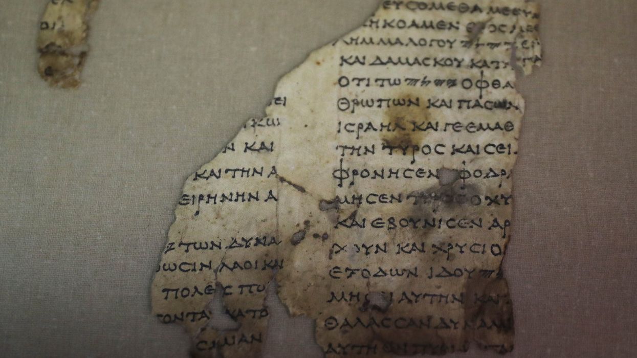 Scientists manage to unlock secret ancient scrolls that haven't been read for 2000 years