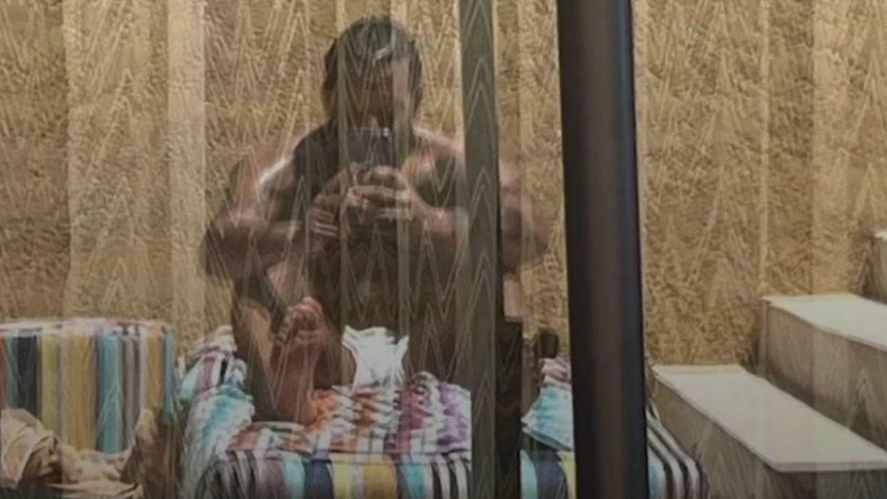 'Why you do me like this?' Drake mocks dad over his hilariously bad tattoo of rapper