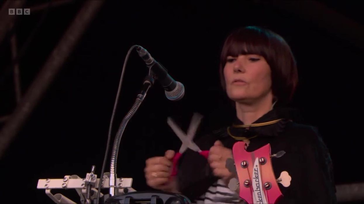 Everyone is fascinated by Noel Gallagher's 'scissor player' at Glastonbury